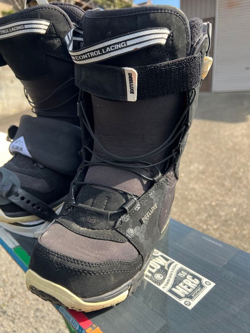 FLOWの板 SALOMONのビンディング DEELUXEのブーツ