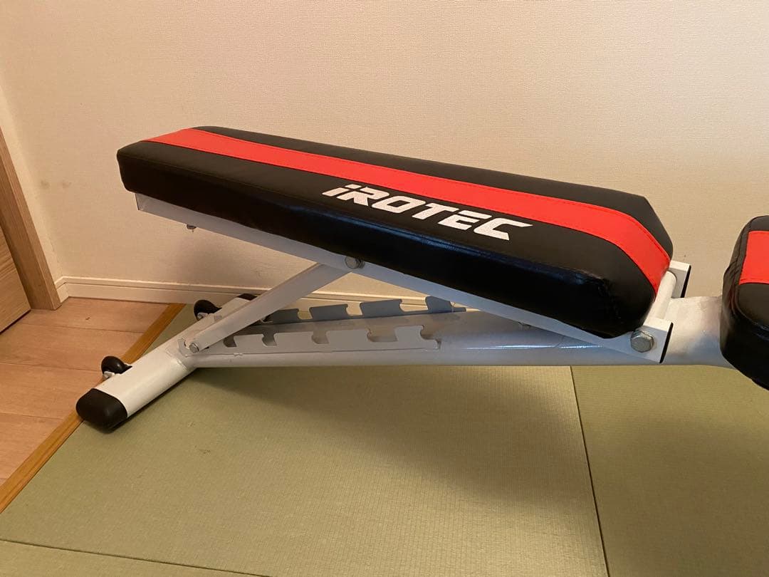 IROTEC トレーニングベンチ 黒/赤