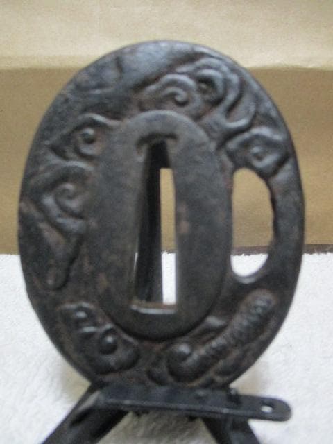 日本刀装具　鍔　龍文　在銘　Q60-2