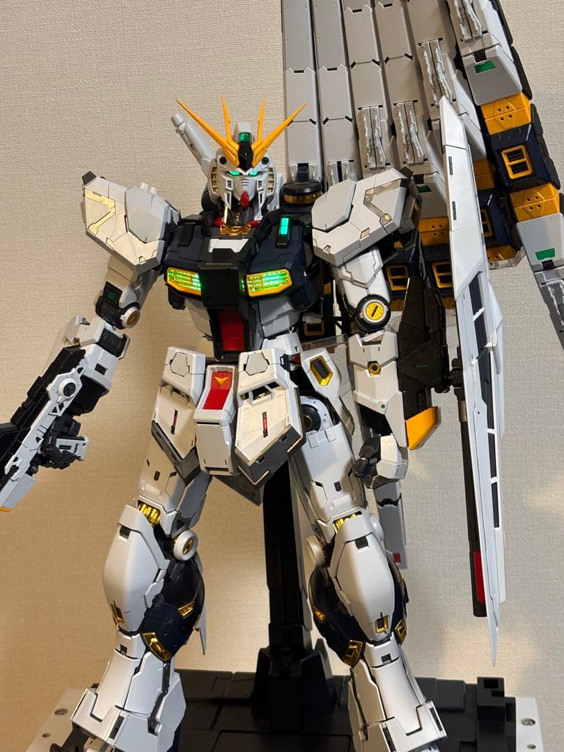 【ガンプラ完成品】 PGU νガンダム LEDユニット点灯確認済 取説有り
