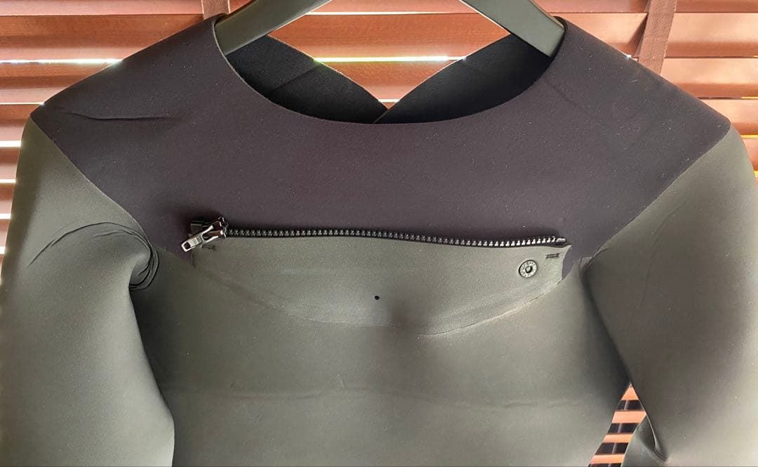 新品未使用　TAVARUA タバルア フルスーツ　起毛3x3mm