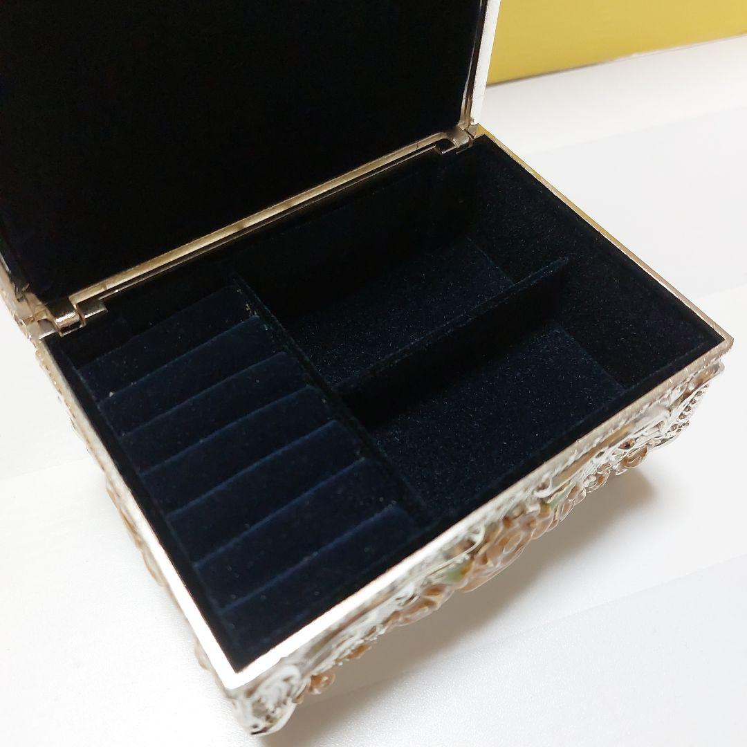 【値下げ】ハローキティ ジュエリーケース 非売品 花柄