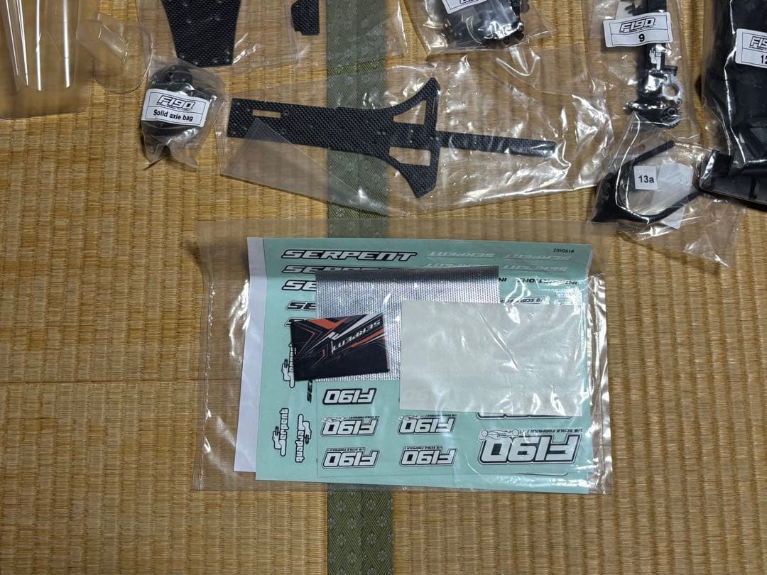 【バイキング】SERPENT 1/8 電動4WD F1キット F190