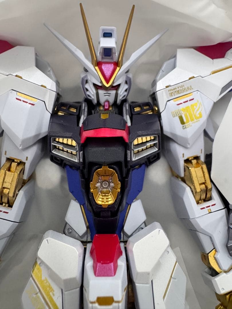 ロボット BANDAI L BUILD STRIKE FREEDOM GUNDAM