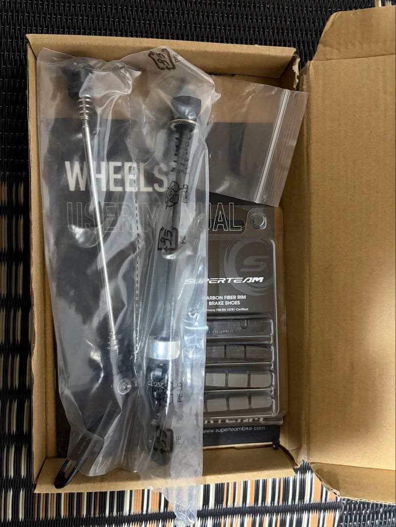 スーパーチーム クリンチャーカーボンホイール