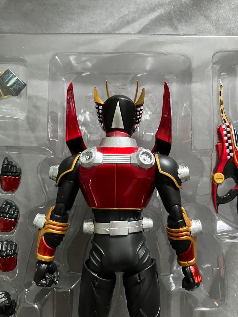 仮面ライダー龍騎　フィギュアーツ　龍騎サバイブ