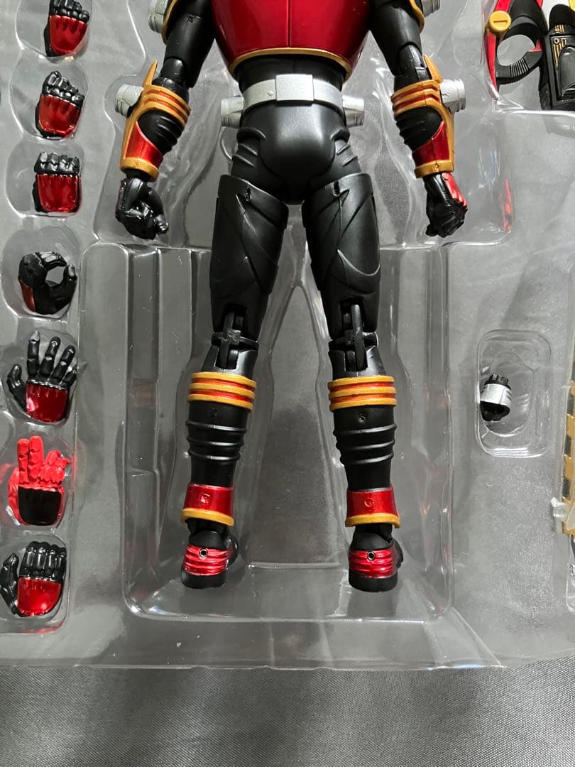 仮面ライダー龍騎　フィギュアーツ　龍騎サバイブ