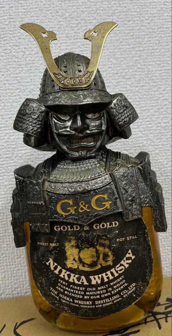 NIKKA WHISKY GOLD & GOLD 武士の像760ml