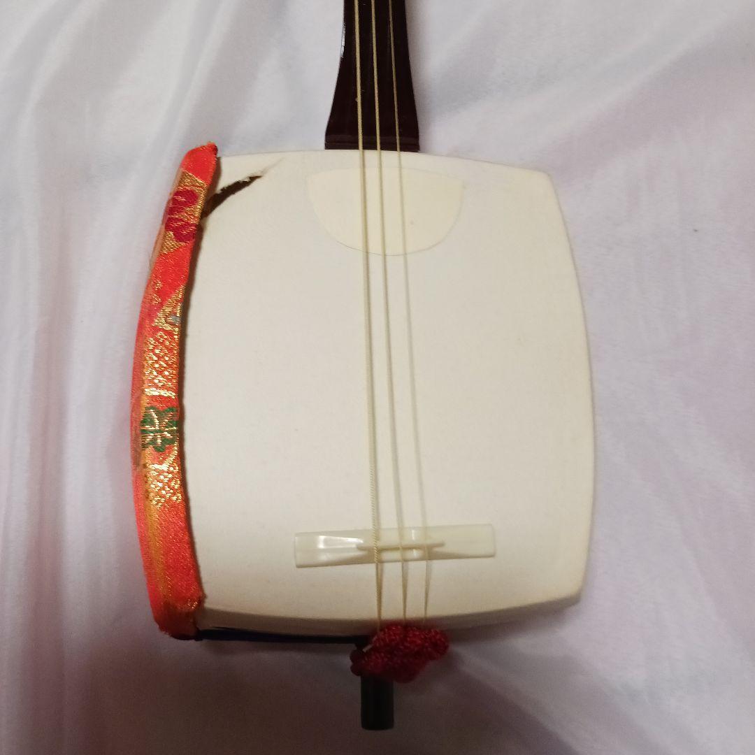 三味線　全長70cm 3.5cmの破れあります