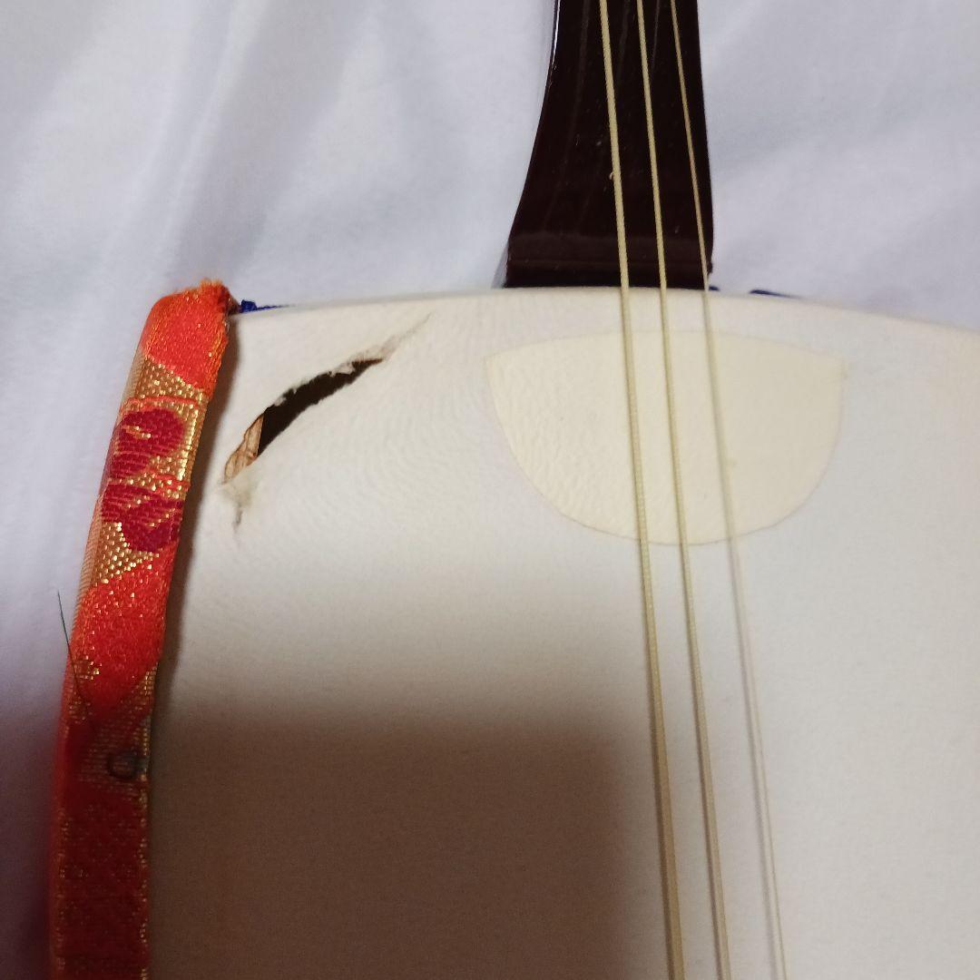 三味線　全長70cm 3.5cmの破れあります