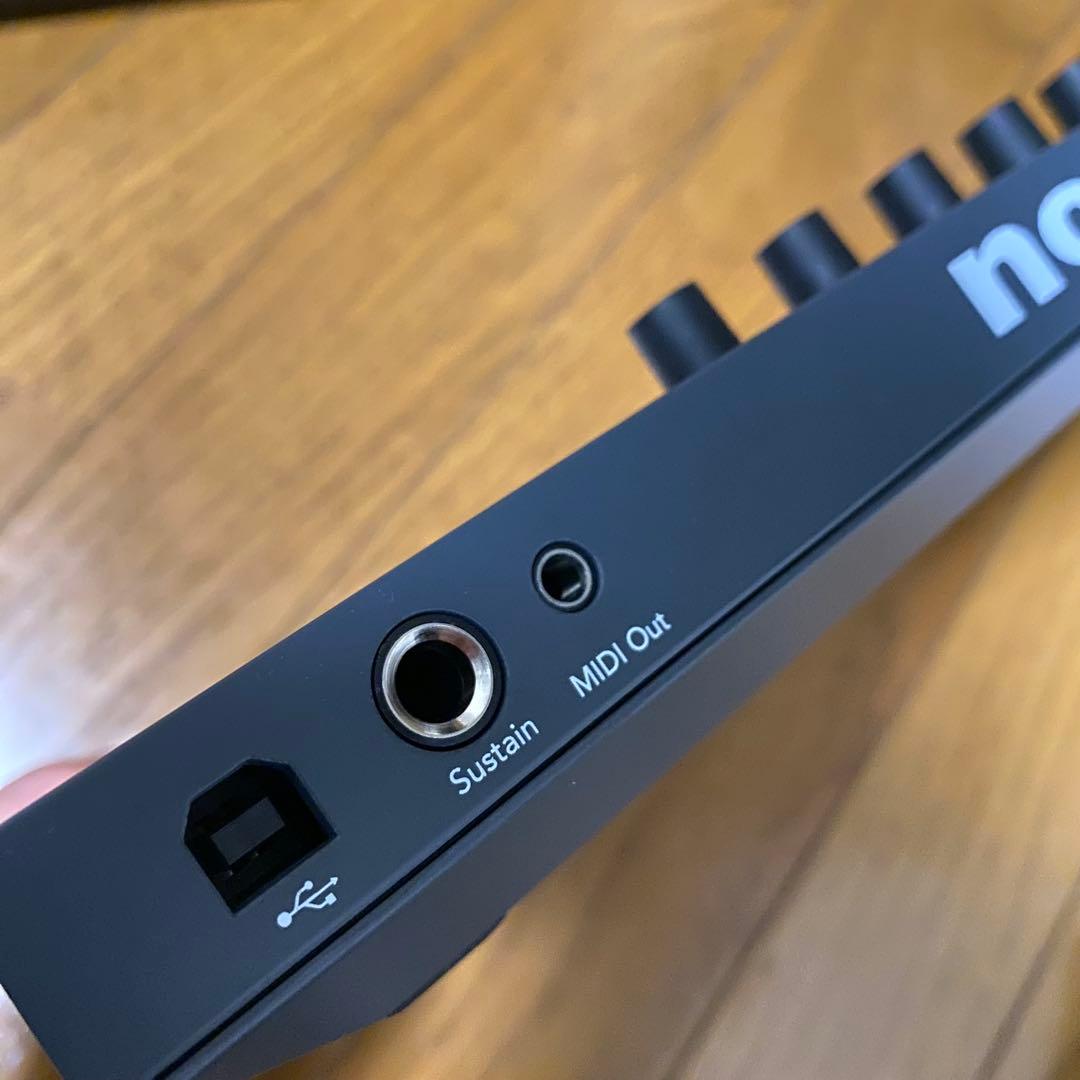 極美品★匿名　Novation FLKEY Mini MIDIキーボード 25鍵