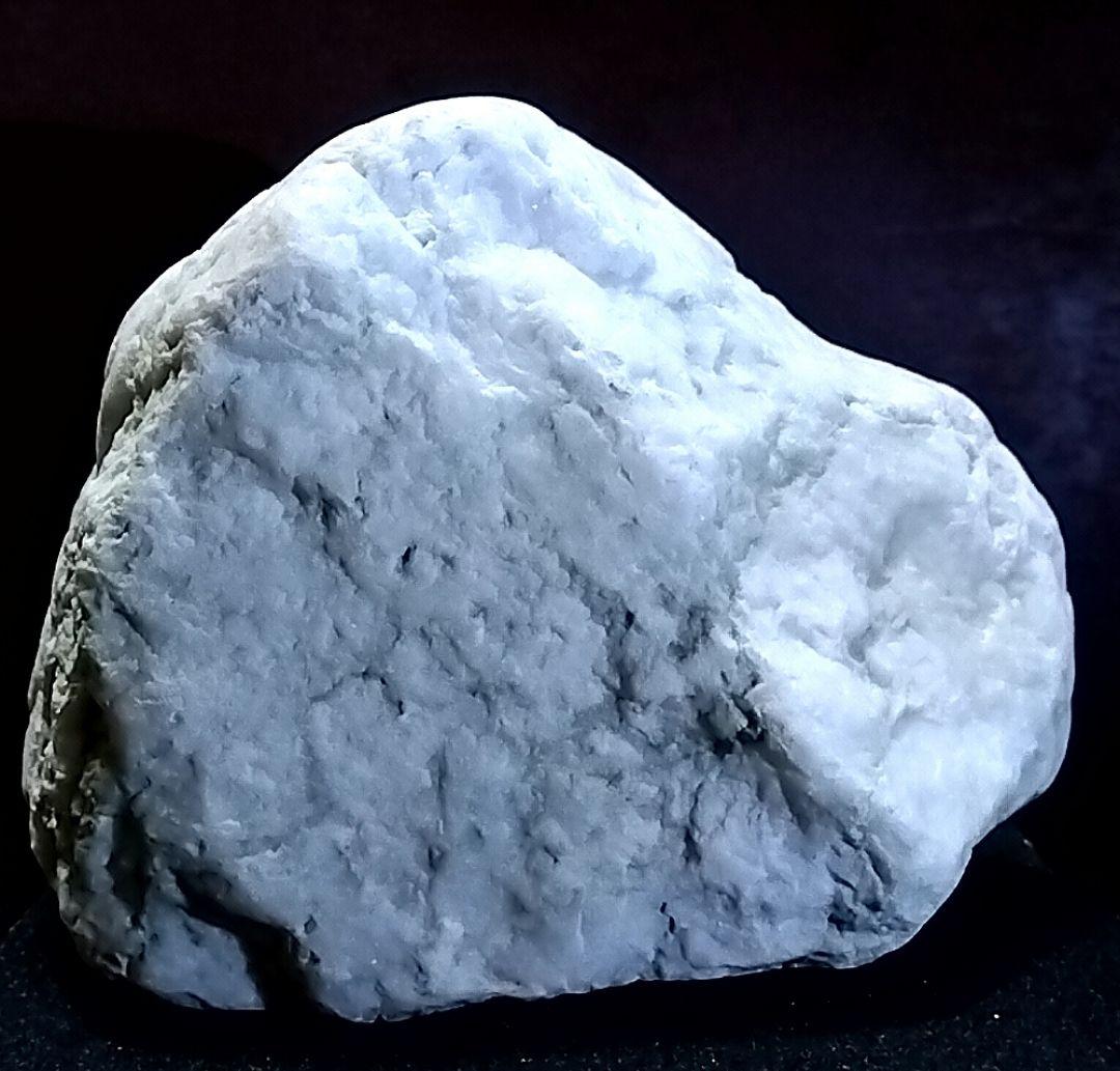 ★翡翠原石★糸魚川硬玉【姫川・転石ウブ1.7kg】