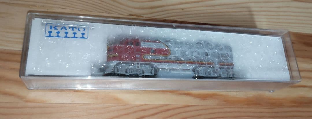 KATO EMD F7A SANTA FE塗装 [品番:176-2121]