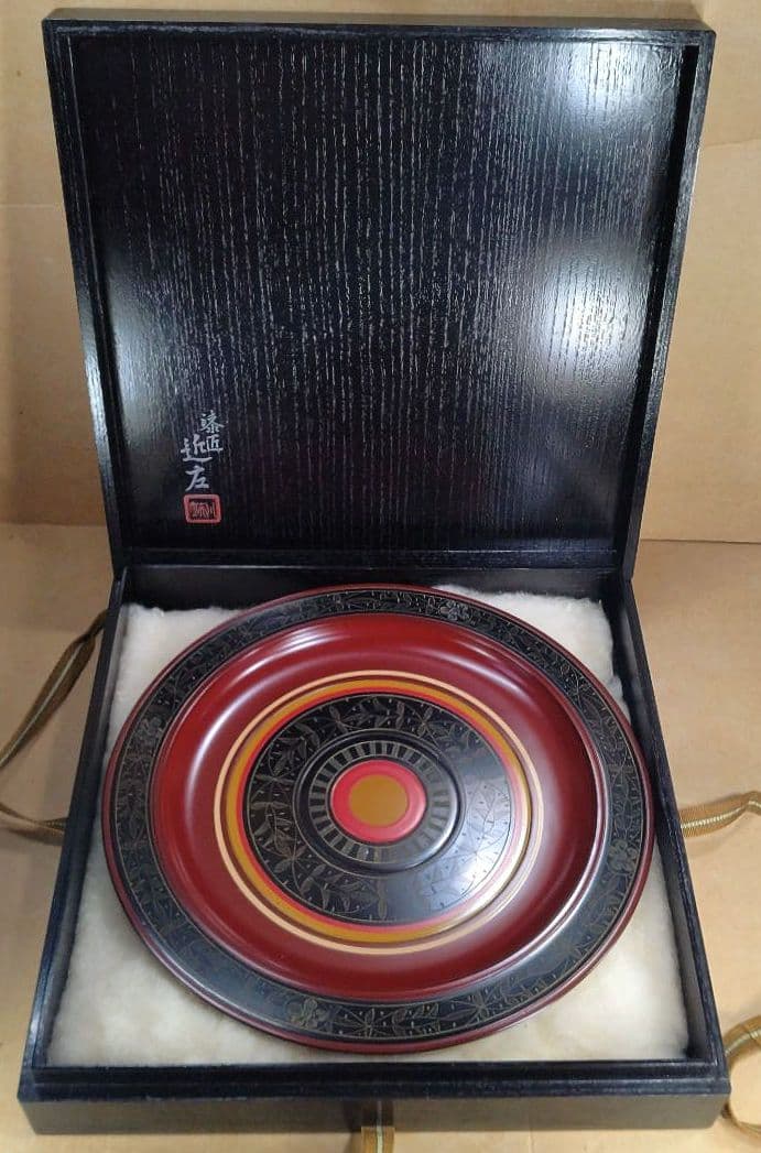 しんのすけ123【本物保証】四代川端近左 唐物写独楽菓子盆 塗共箱 最上手