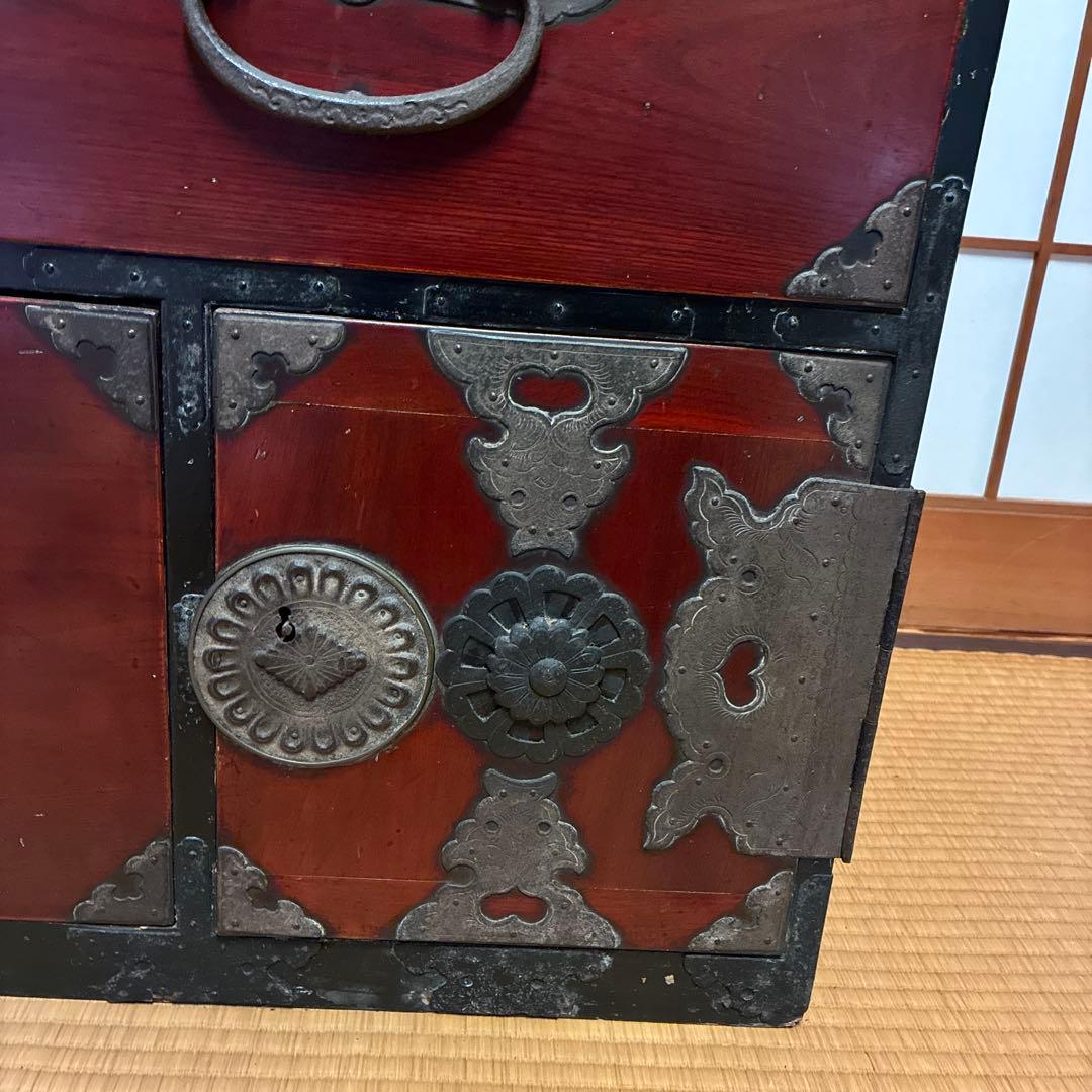 赤色木製箪笥 4引き出し