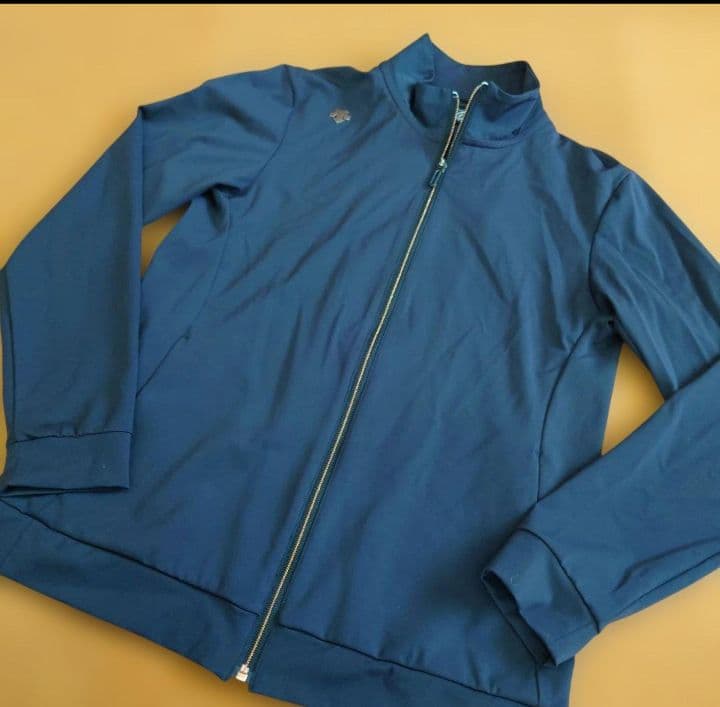 定価17600円　デサントゴルフ　　ジャケット