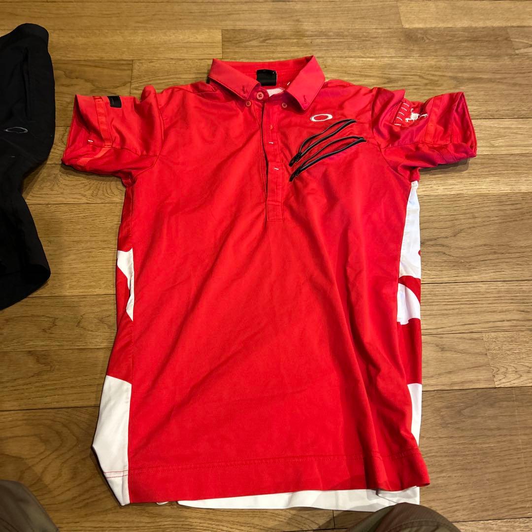 オークリー。半袖2、半ズボン2、冬用ズボン1、長袖チャック付き2