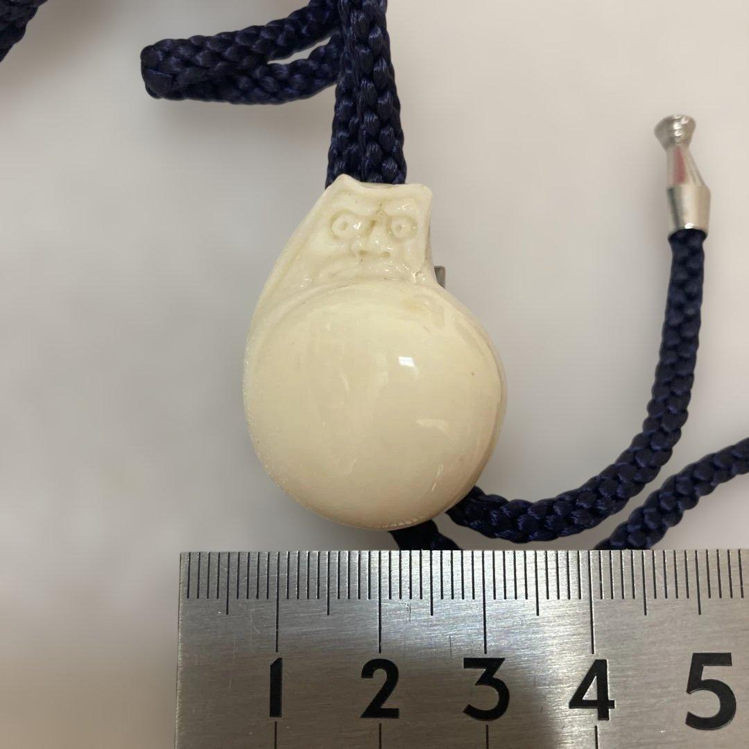 本珊瑚　達磨　彫刻　ループタイ