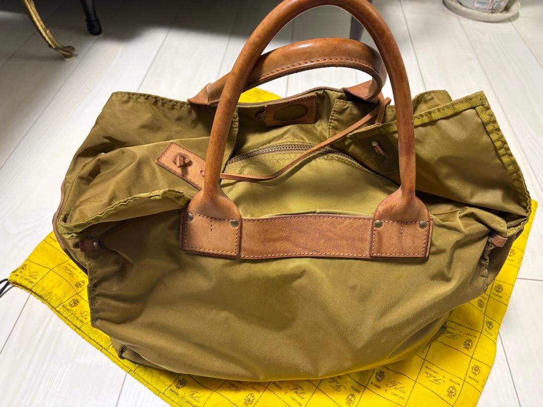 felisi フェリージP4ボストンバッグ南京錠付き