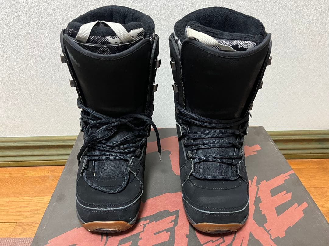 ディーラックス インデペンデント 24.5 ブラック スノーボードブーツ 紐 黒