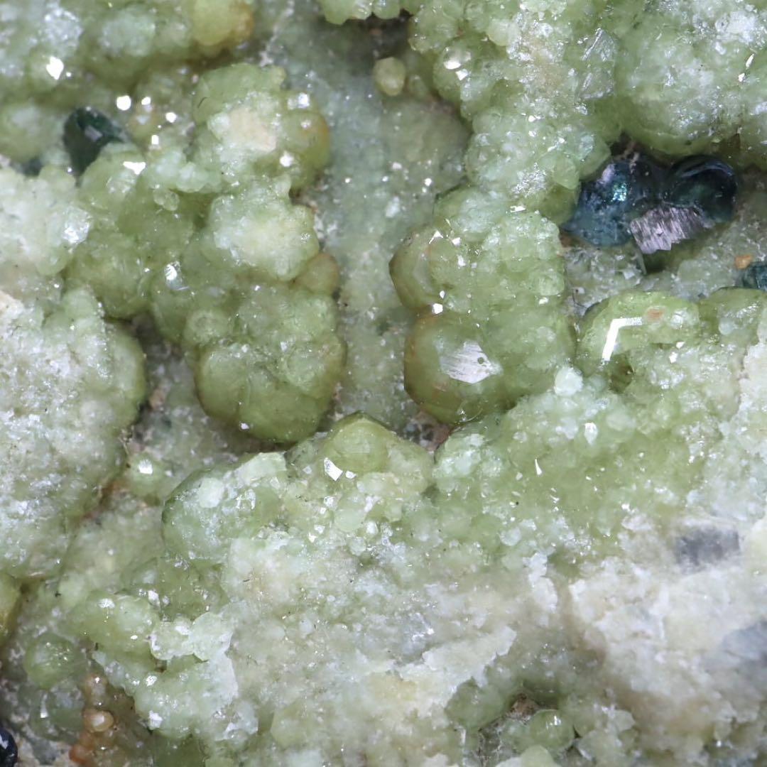 デマントイド クリノクロア アンドラダイト 蛇紋石 361,7g AND104