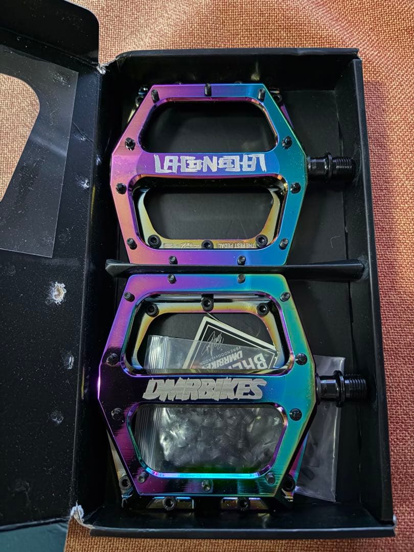 新品　DMR bikes vault pedal Lacon ペダル