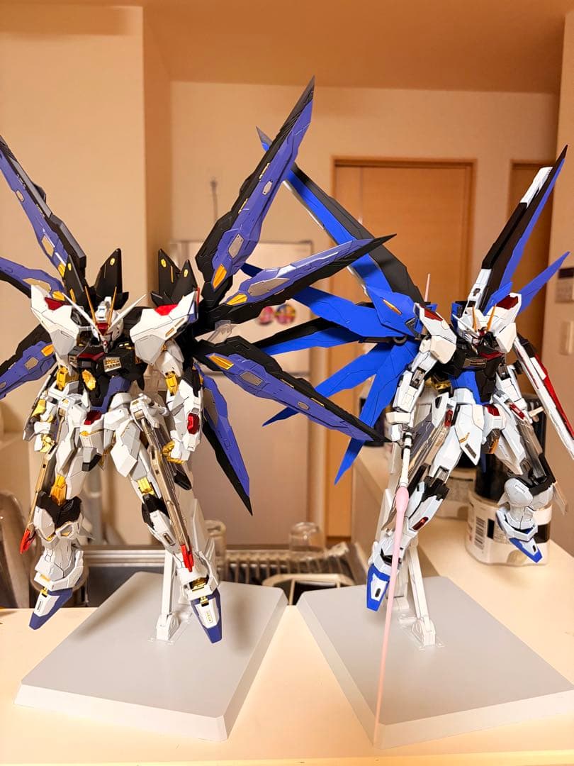 1/100 海外製　フリーダム　ストライクフリーダム全塗装完成品メタルビルド風