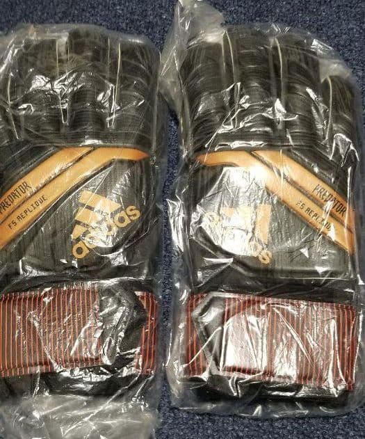 サッカー、ゴールキーパーグローブ、 プレデター フィンガーセーブ、 サイズ10