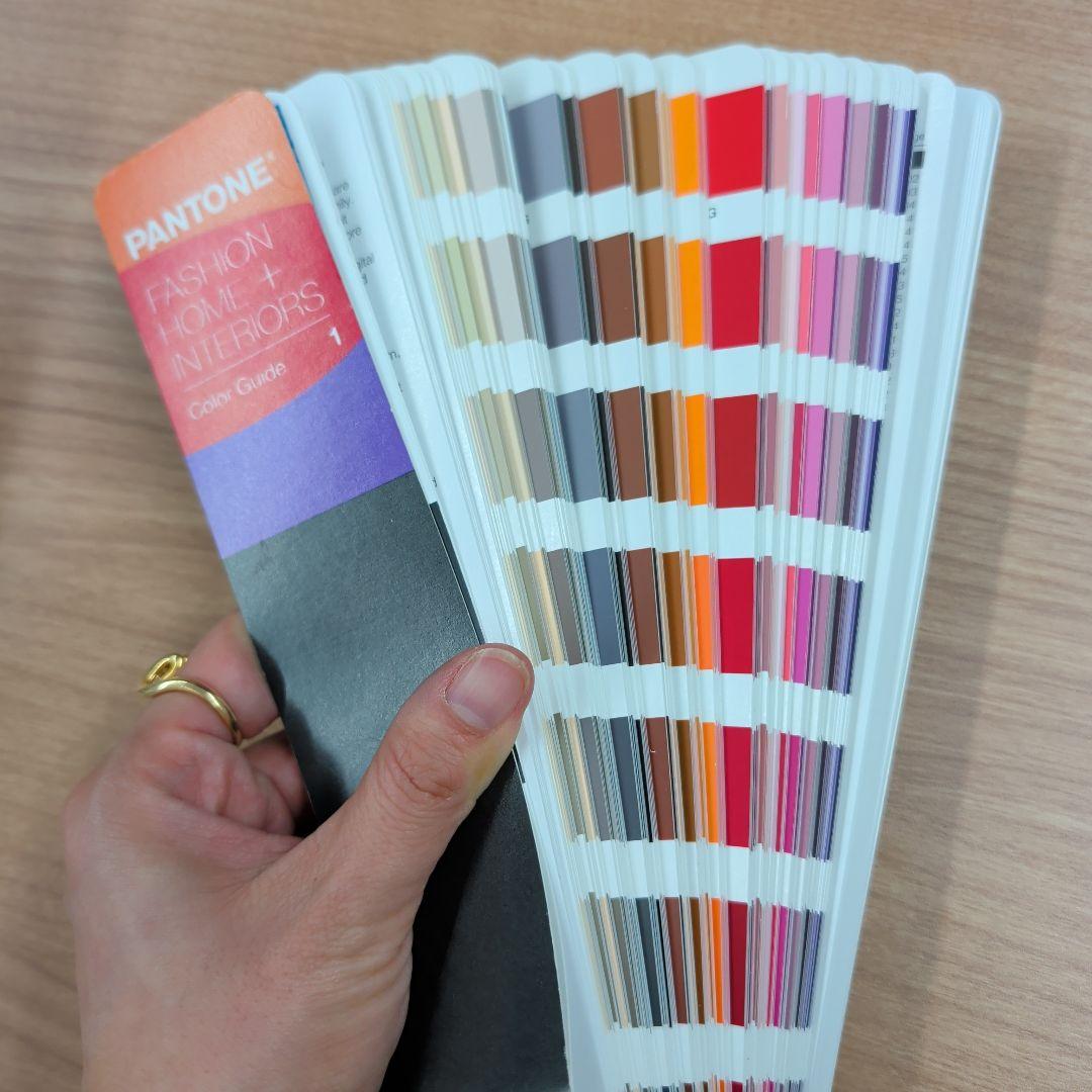 パントン PANTONE 色見本 ファッションホームインテリア カラーガイド2冊