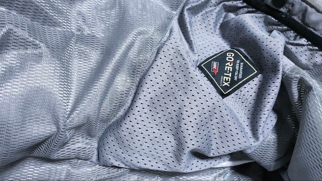 【VOLCOM ボルコム】 スノーボードウェア ゴアテックス ホワイト メンズ