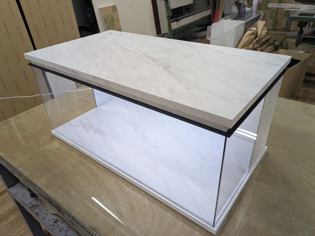 アクリルショーケース　白大理石仕様