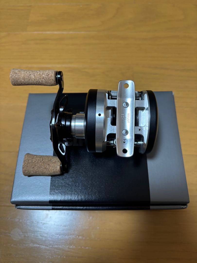 リール MILLIONAIRE CT SV PE SPECIAL SV70HL-SLPW