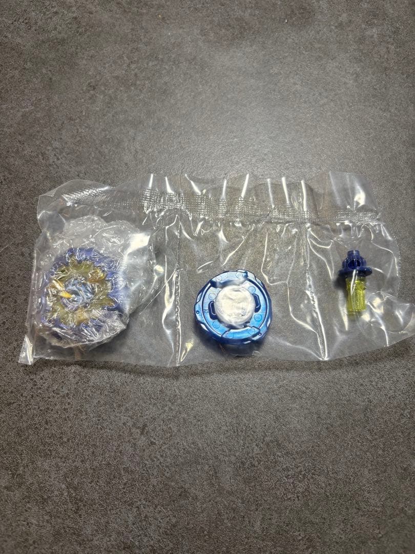 ベイブレードX　ワルキューレボルトS4-70V メタルコート:ゴールド　おまけ付