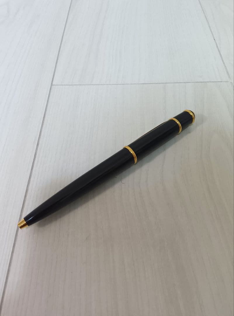 Cartierカルティエ　ボールペン☆サファイア