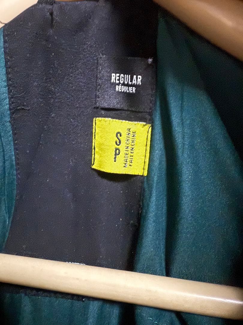 VOLCOM 子ども用 ブラックジャケット