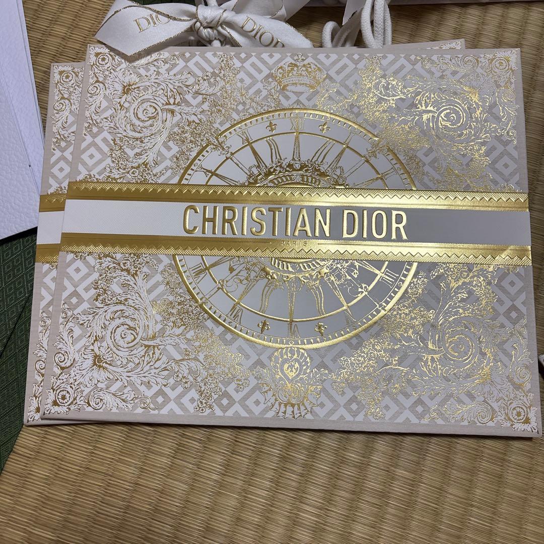 Dior ショッパー袋　まとめ売り　３２枚プラス１枚（おまけ）お値下げ不可