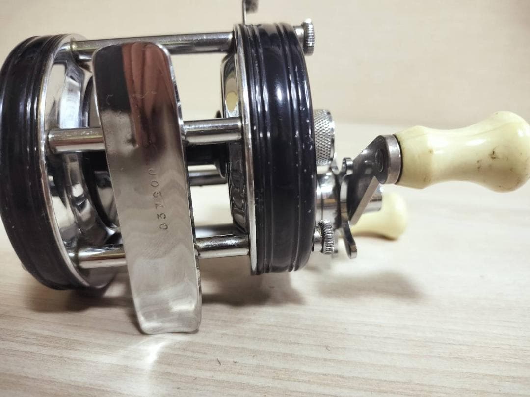 アブガルシア　アンバサダー5000C 　ビンテージ　リール abu 　黒#