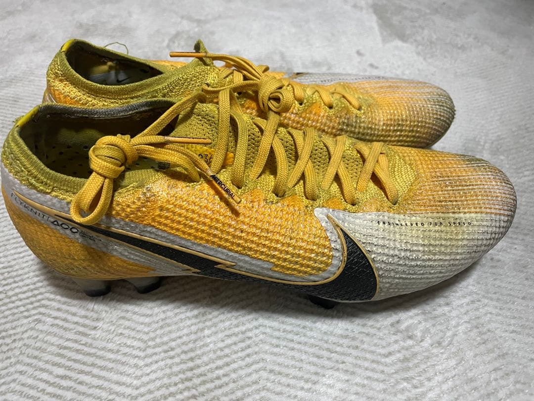 サッカースパイクNIKEマーキュリアルヴェイパー13エリート FG 24.5cm