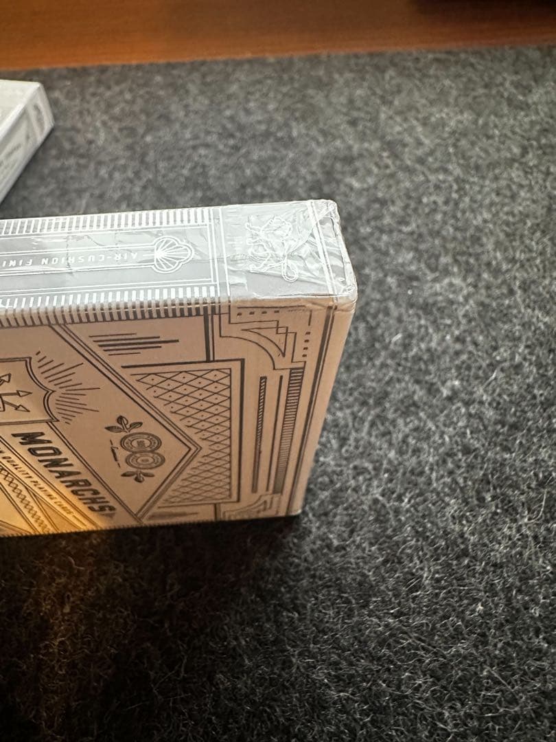 MONARCH 限定カラー　ホワイトシルバー