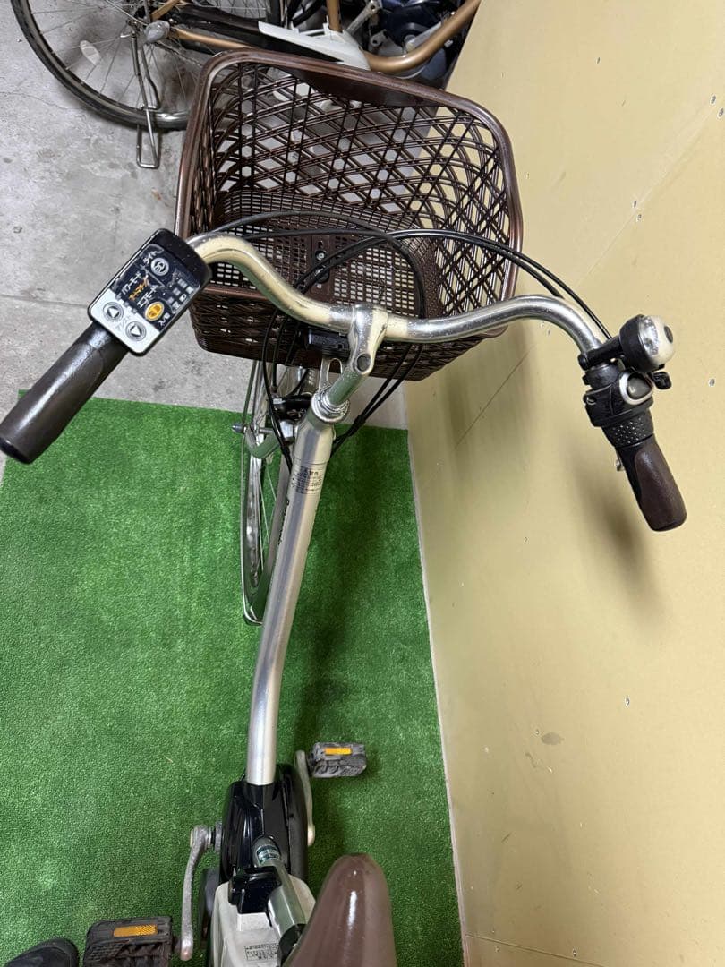 m*7様 電動アシスト自転車 シルバー 26インチ 前バスケット付き
