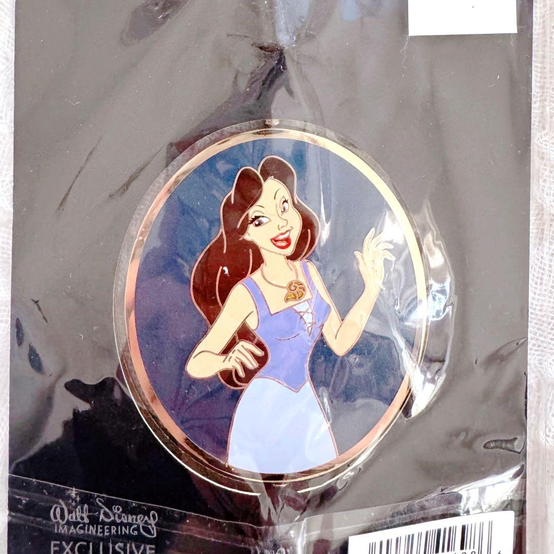 ピンズ・ピンバッジ・缶バッジ MOG Pins Wicked Transformations Ursula