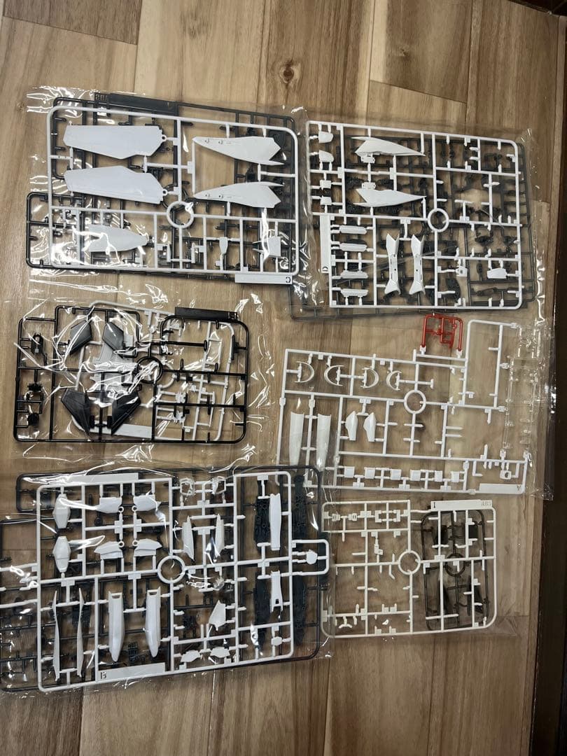 1/72 VF-25F メサイアバルキリー アルト機 マクロスF 一部組立