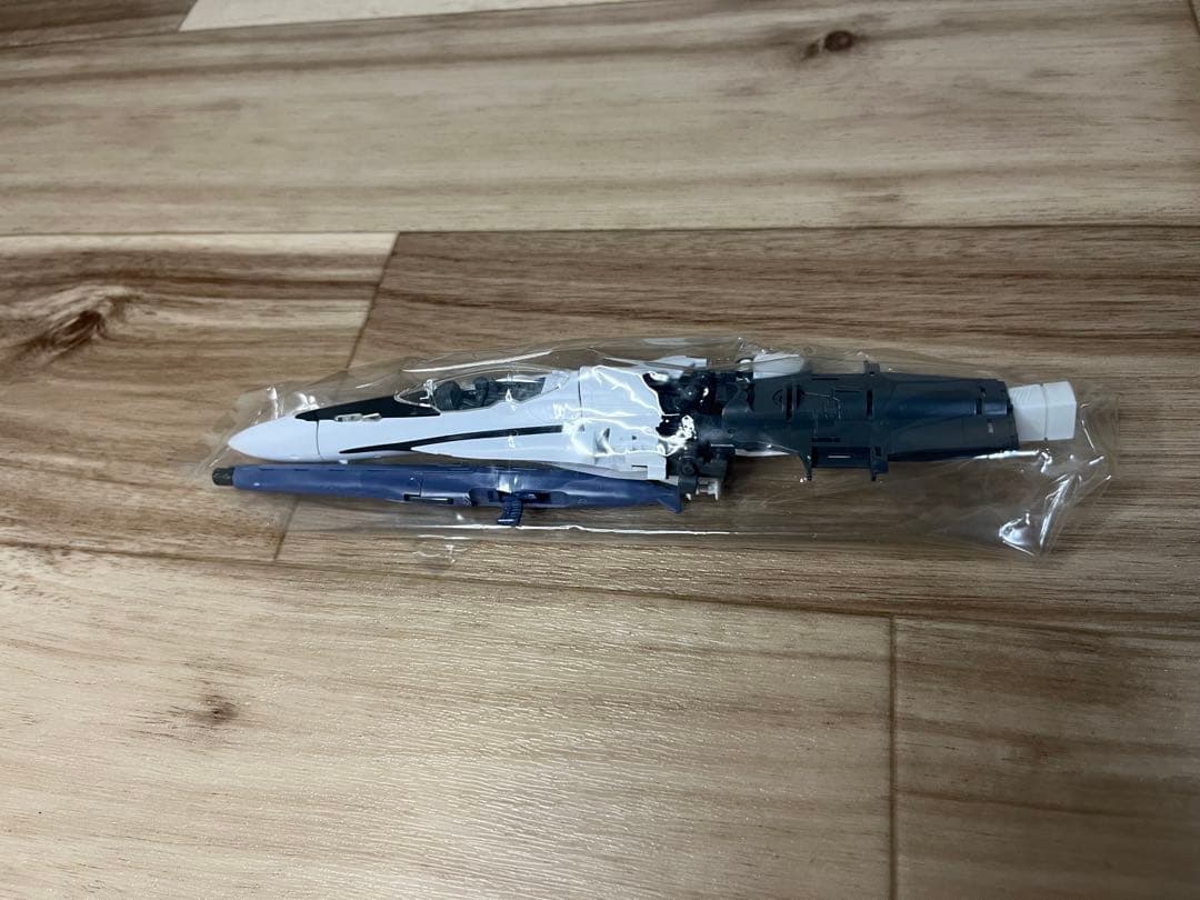 1/72 VF-25F メサイアバルキリー アルト機 マクロスF 一部組立