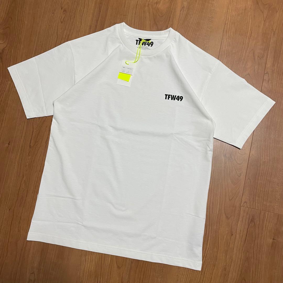 新品未使用タグ付き　TFW49 レギュラーTシャツ ホワイト　XL ゴルフ