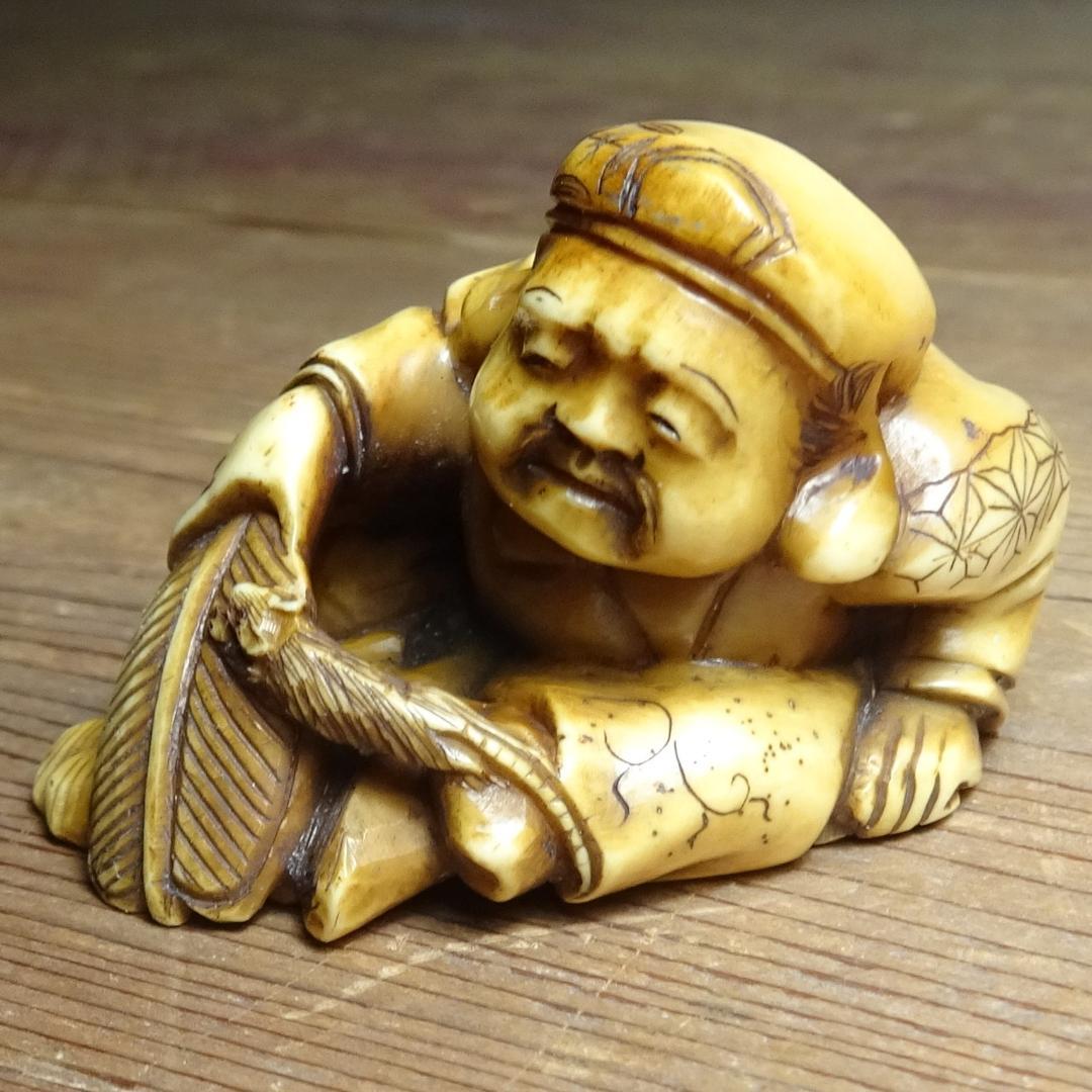 d*7様 根付　大黒様と鼠　ネズミ　時代　提げ物 　煙草入れ　玉　文　？