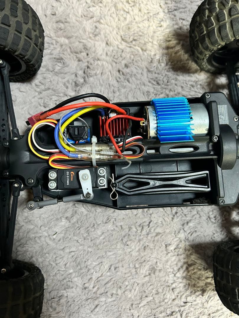 オフロードラジコンカー 9200E (新品パーツ付) ジャンク品として