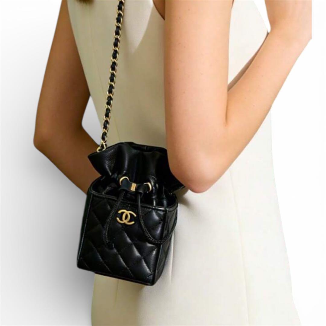 新品CHANELブラックキルティングチェーンショルダーミニバッグ ミニマトラッセ