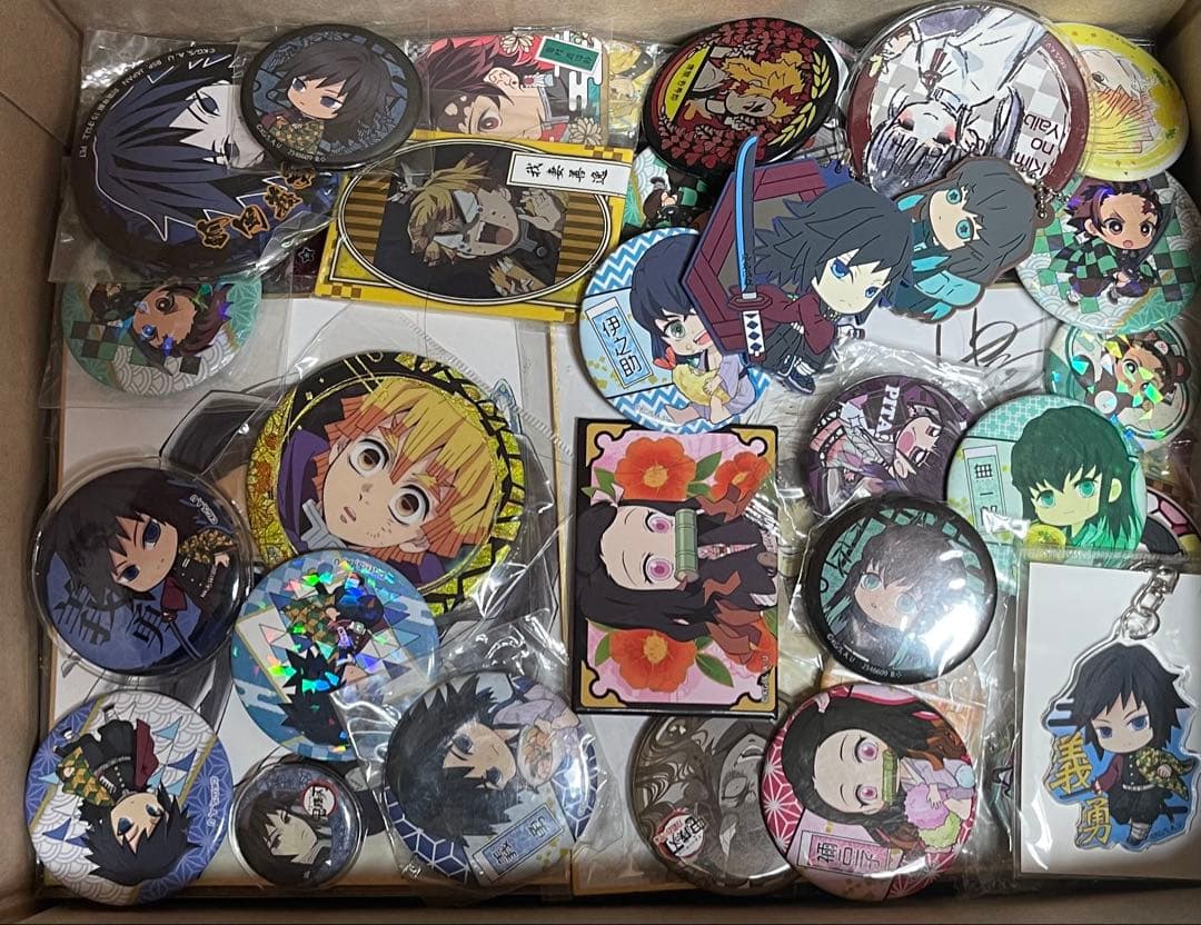 鬼滅の刃　グッズ まとめ売り　700個以上　一箱限定