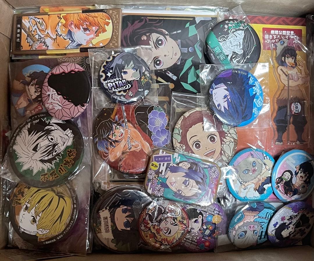 鬼滅の刃　グッズ まとめ売り　700個以上　一箱限定
