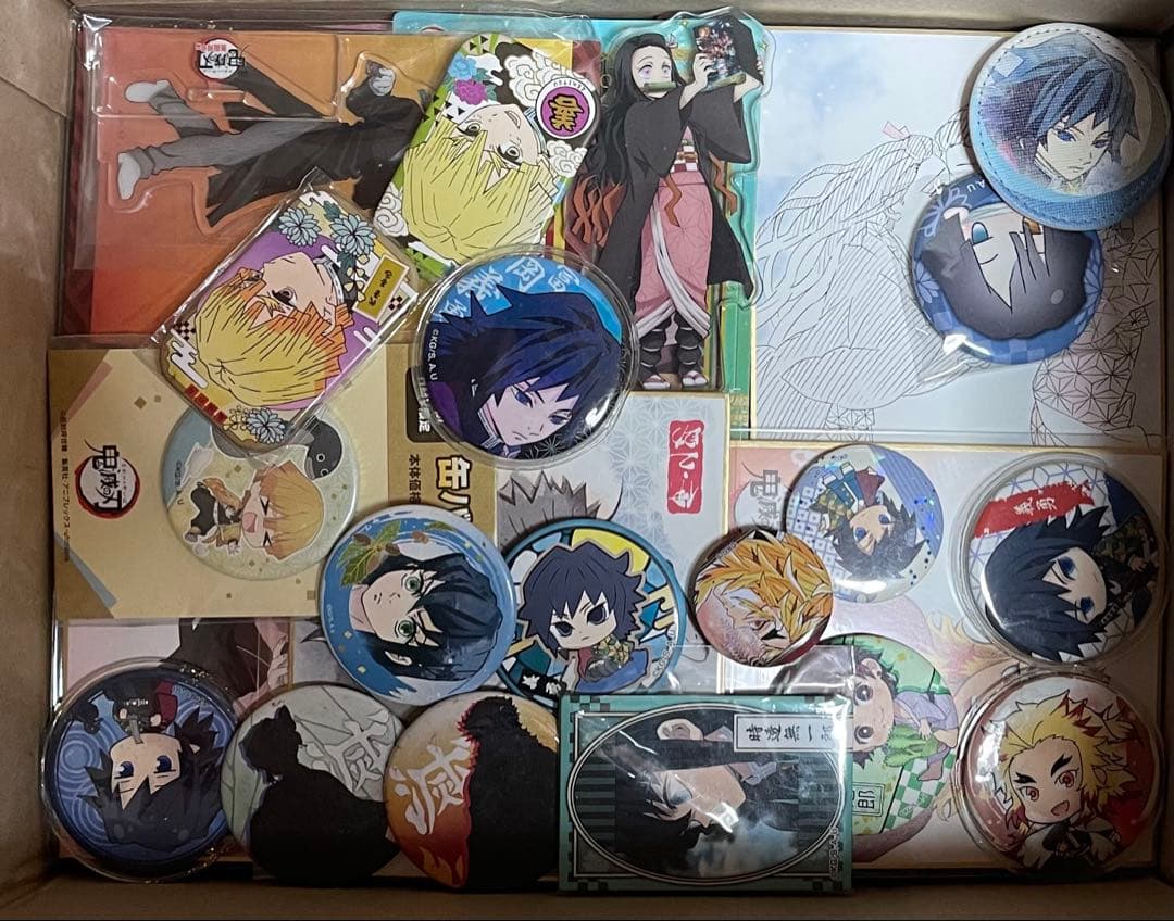 鬼滅の刃　グッズ まとめ売り　700個以上　一箱限定